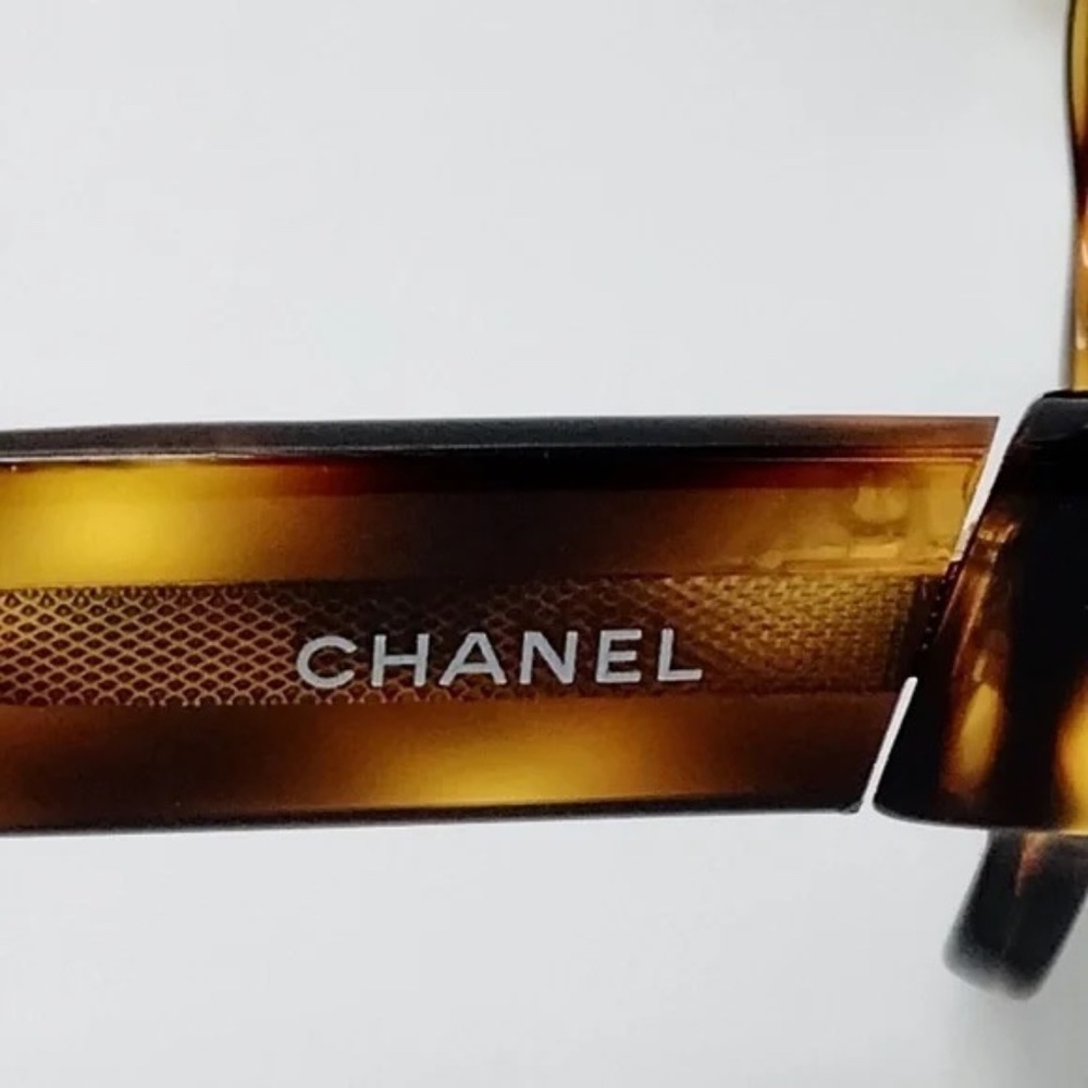 CHANEL Brown Sunglasses - Picture 6 of 10